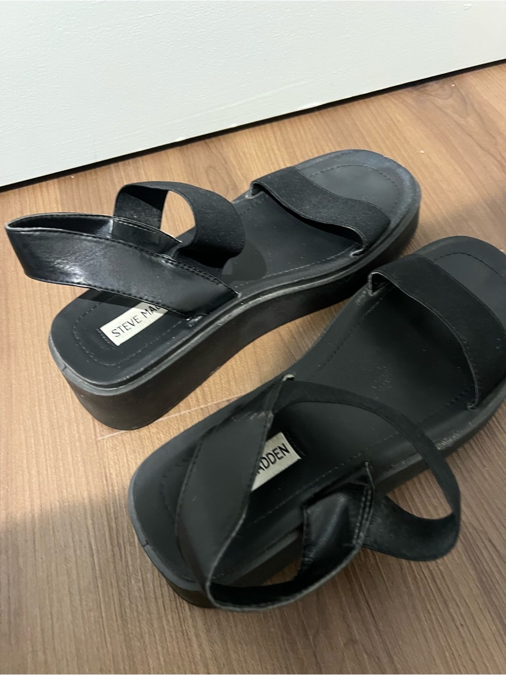Steve Madden Black Platform Sandals with Wide Straps